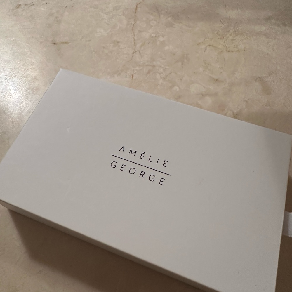 NWT Amélie George Crystal & Pearl Drop Earrings - Picture 12 of 12